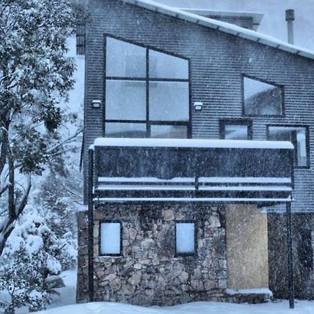 Snow Stream 2 Bedroom And Loft With Gas Fire Balcony And Garage Parking Thredbo Eksteriør bilde